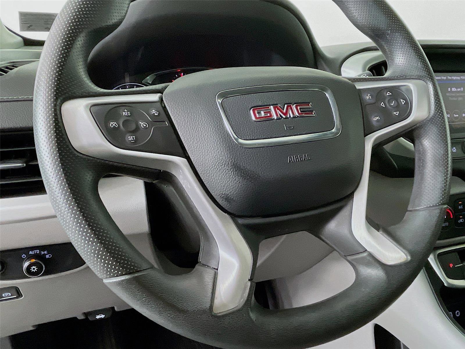 Used 2023 GMC Terrain SLE w/ Driver Convenience Package image 14