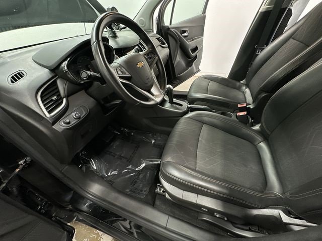 Used 2019 Chevrolet Trax LT w/ LT Convenience Package image 15