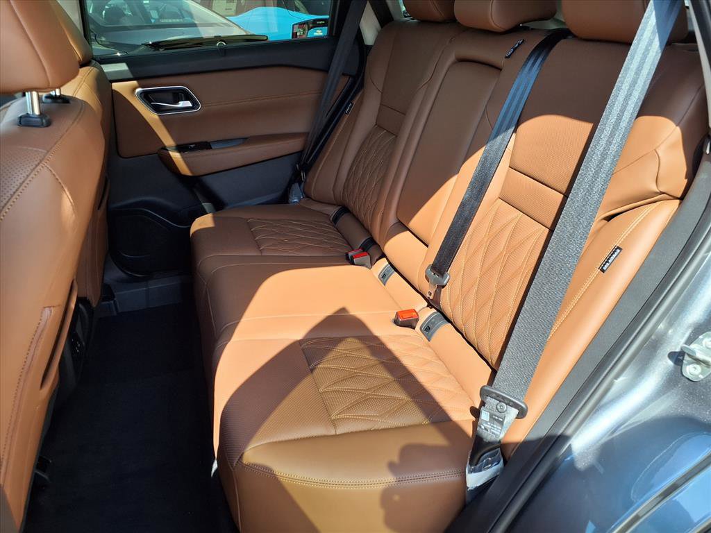 New 2026 Nissan Rogue Platinum image 8