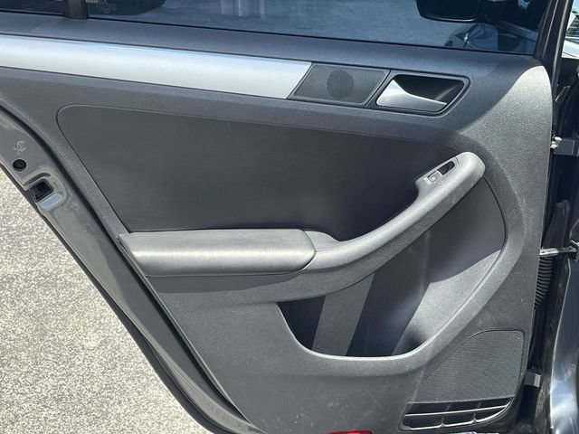 Used 2014 Volkswagen Jetta SE FWD image 17