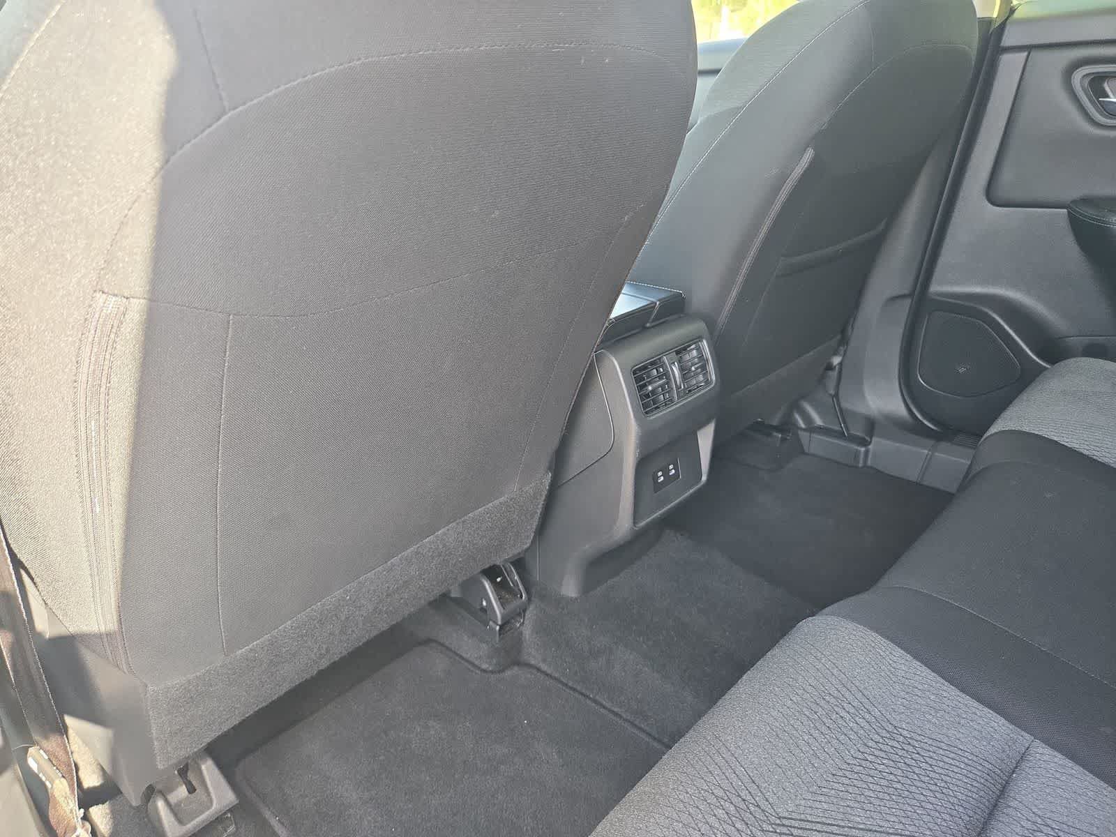 Used 2025 Nissan Rogue SV AWD/4WD image 18