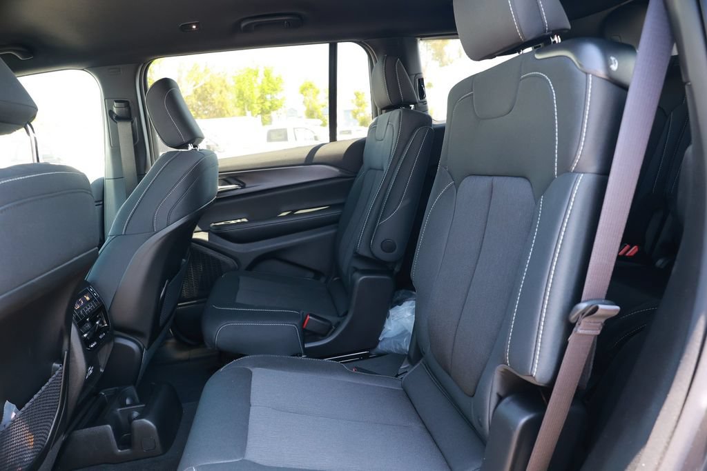 New 2026 Jeep Grand Cherokee L Laredo AWD/4WD image 30