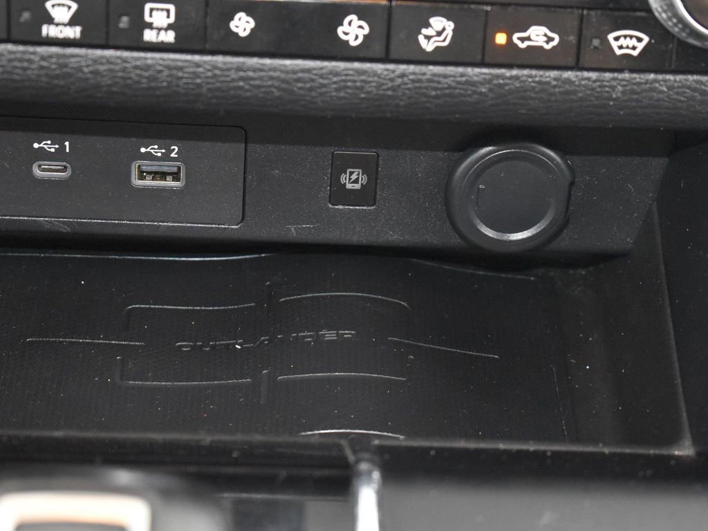 Used 2022 Mitsubishi Outlander SE image 23