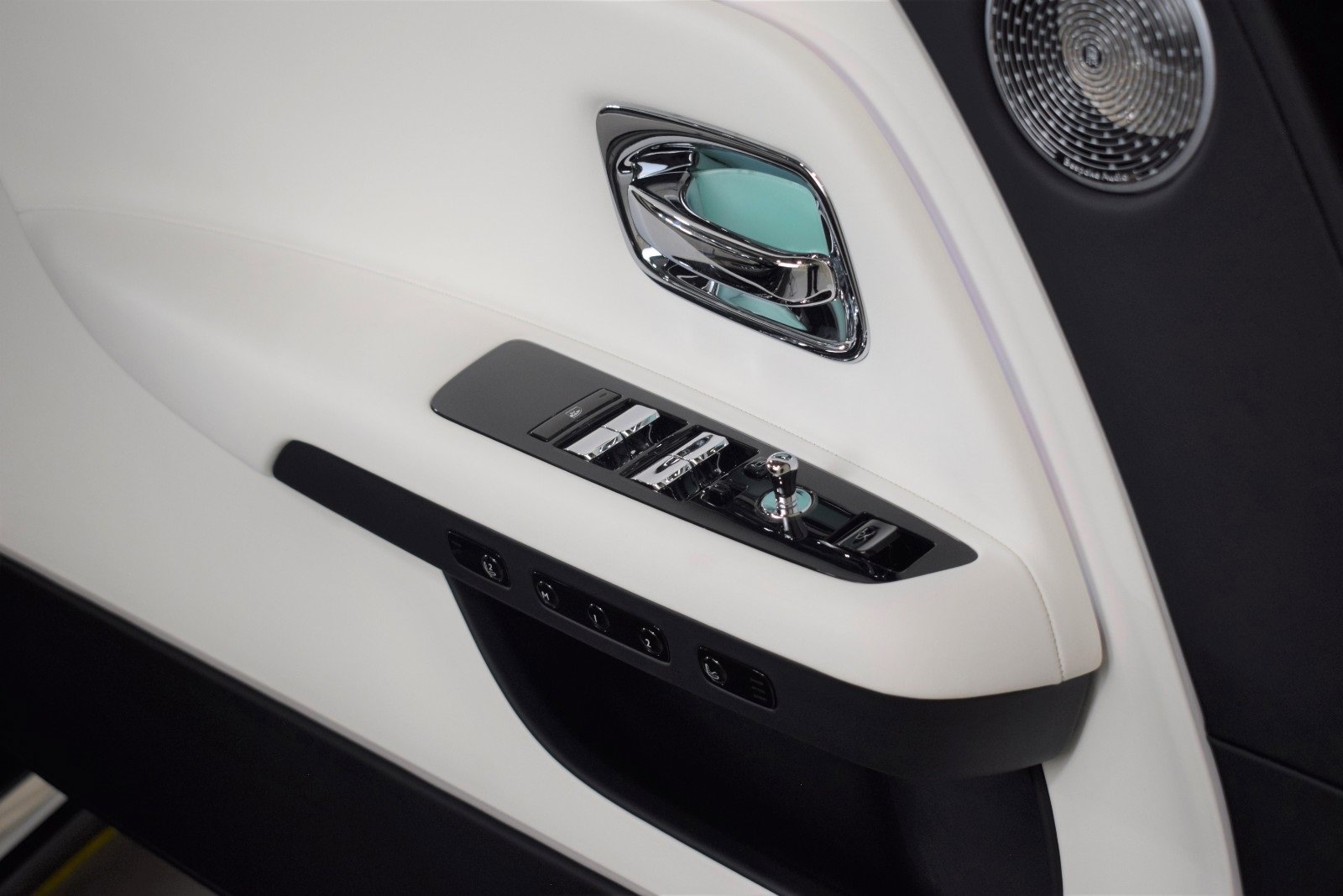 New 2024 Rolls-Royce Spectre w/ Spectre Launch Package image 38