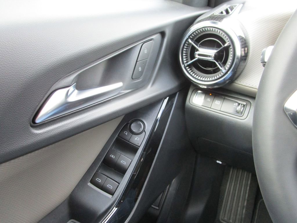 New 2026 Chevrolet Equinox LT w/ Convenience Package II image 28