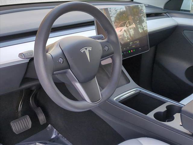Used 2024 Tesla Model Y 2WD image 10
