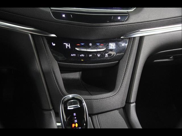 Certified 2022 Cadillac XT5 Luxury image 16