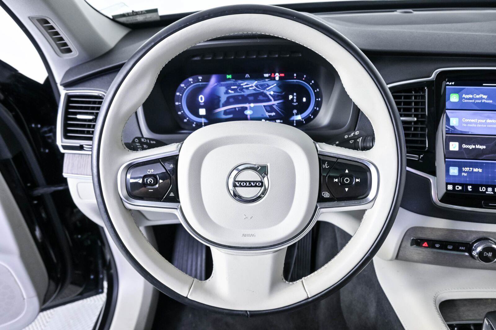 Certified 2023 Volvo XC90 B6 Plus AWD/4WD image 8