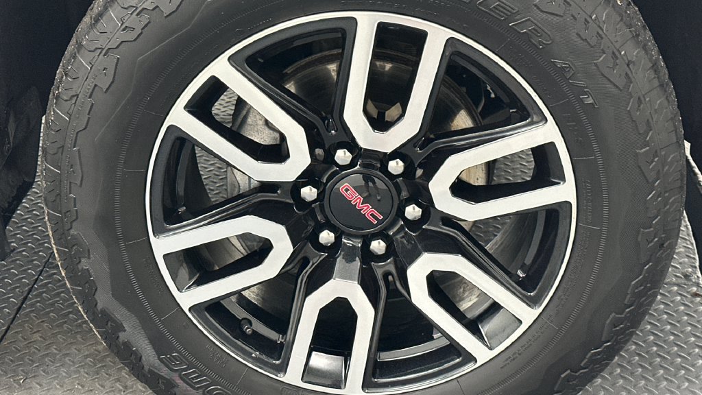 Used 2025 GMC Sierra 1500 AT4 w/ AT4 Premium Package AWD/4WD image 21