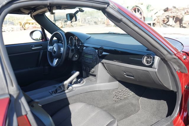Used 2006 MAZDA MX-5 Miata Sport w/ Appearance Pkg RWD image 67