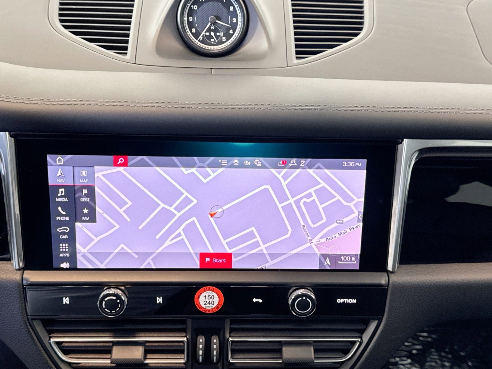 Used 2025 Porsche Macan image 17