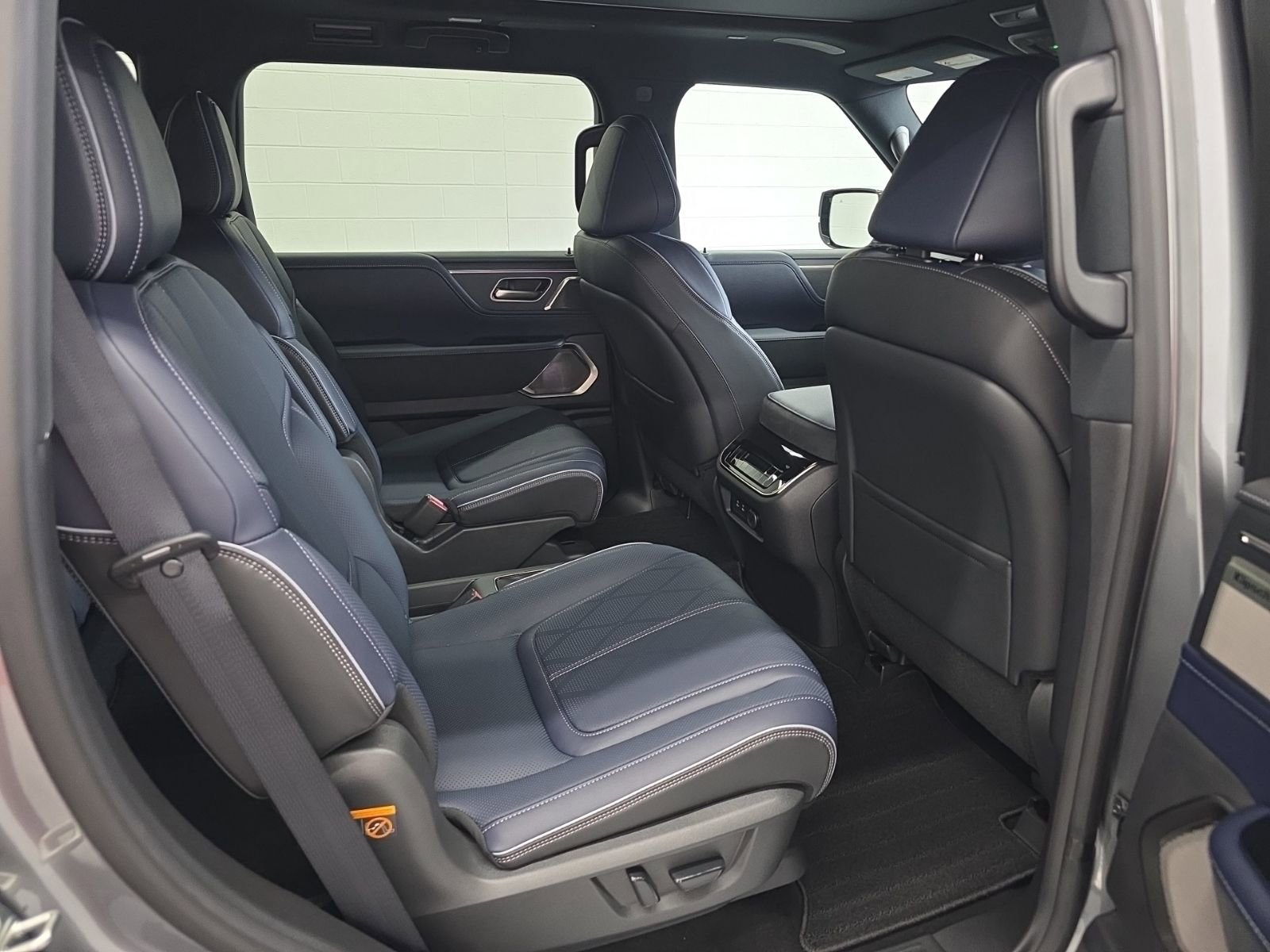 New 2026 INFINITI QX80 4WD image 11