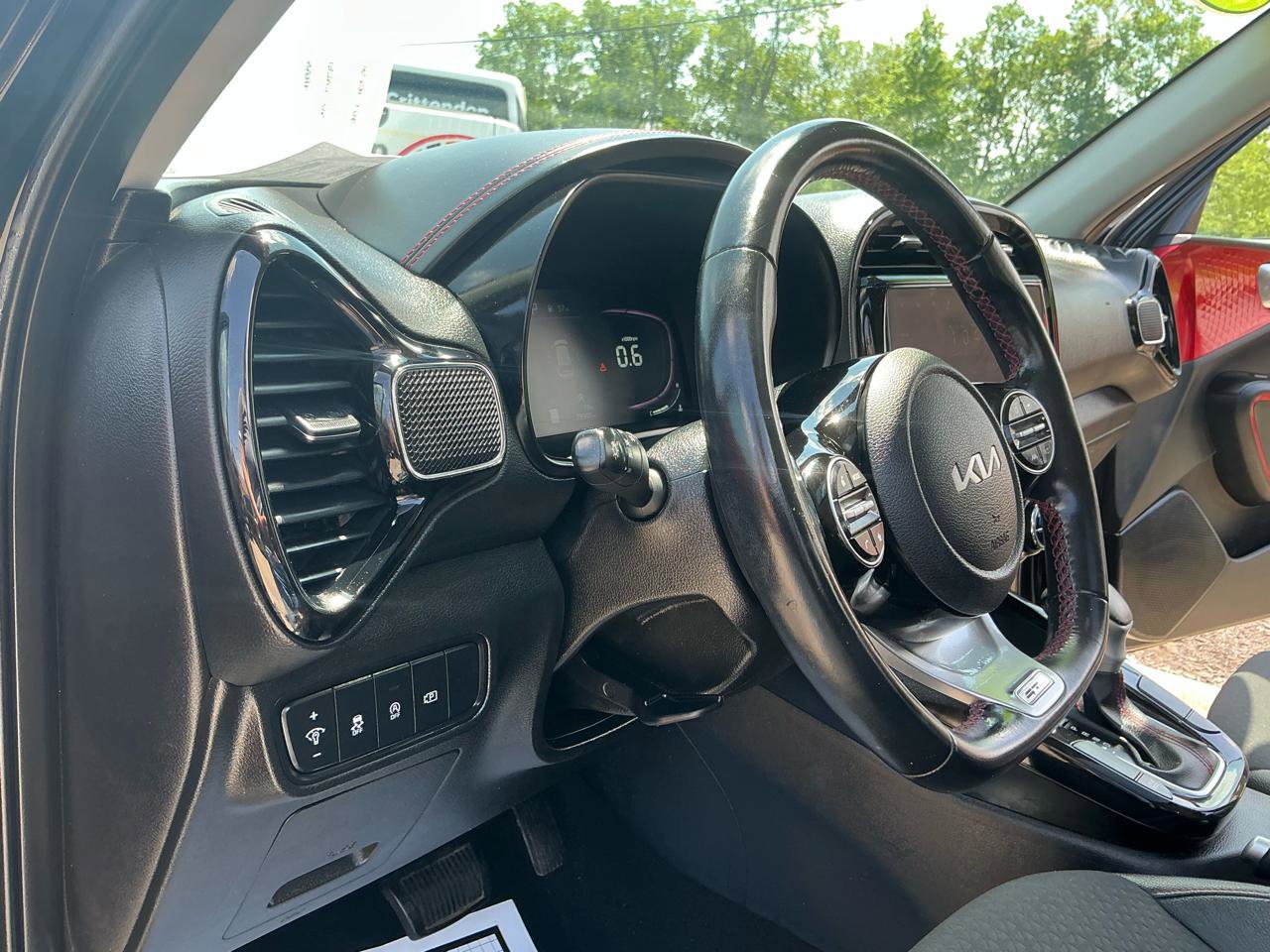 Used 2023 Kia Soul GT-Line FWD image 17