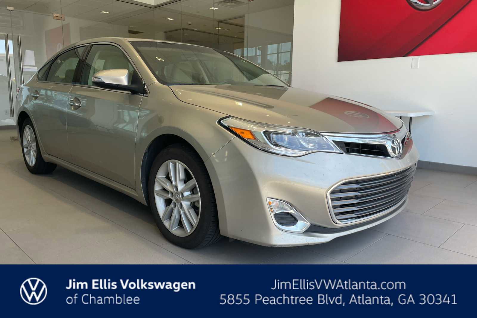 Used 2013 Toyota Avalon XLE FWD image 1