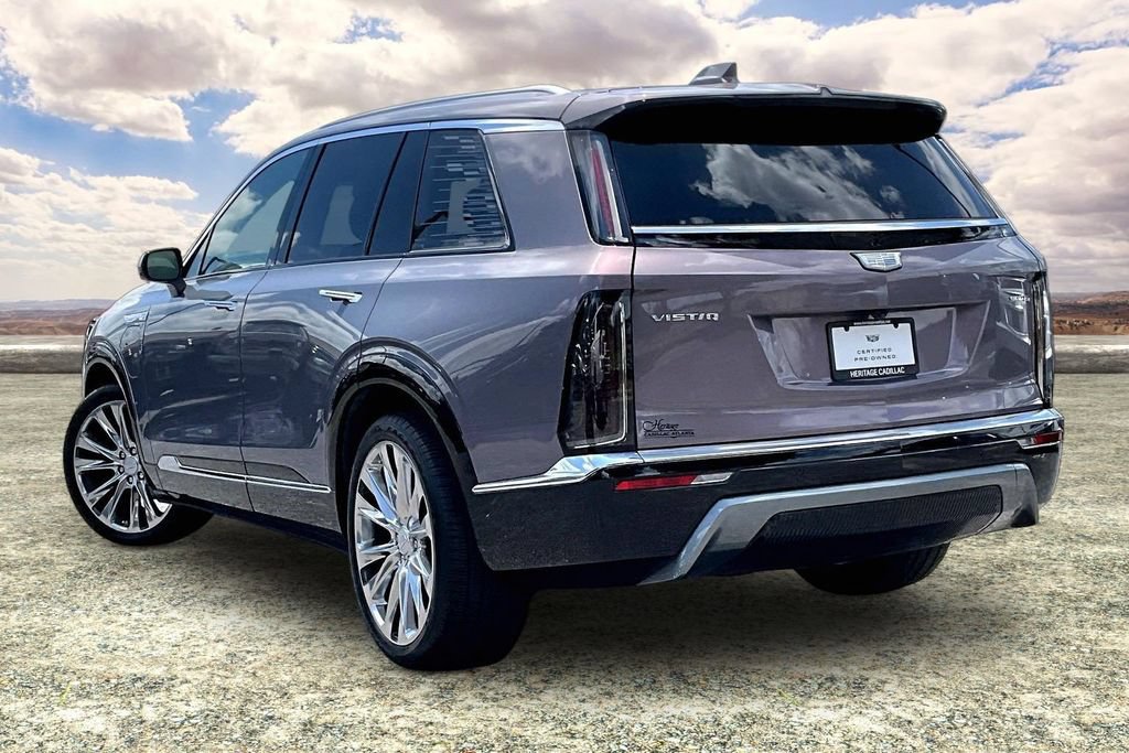 Certified 2026 Cadillac Vistiq Premium Luxury AWD/4WD image 4