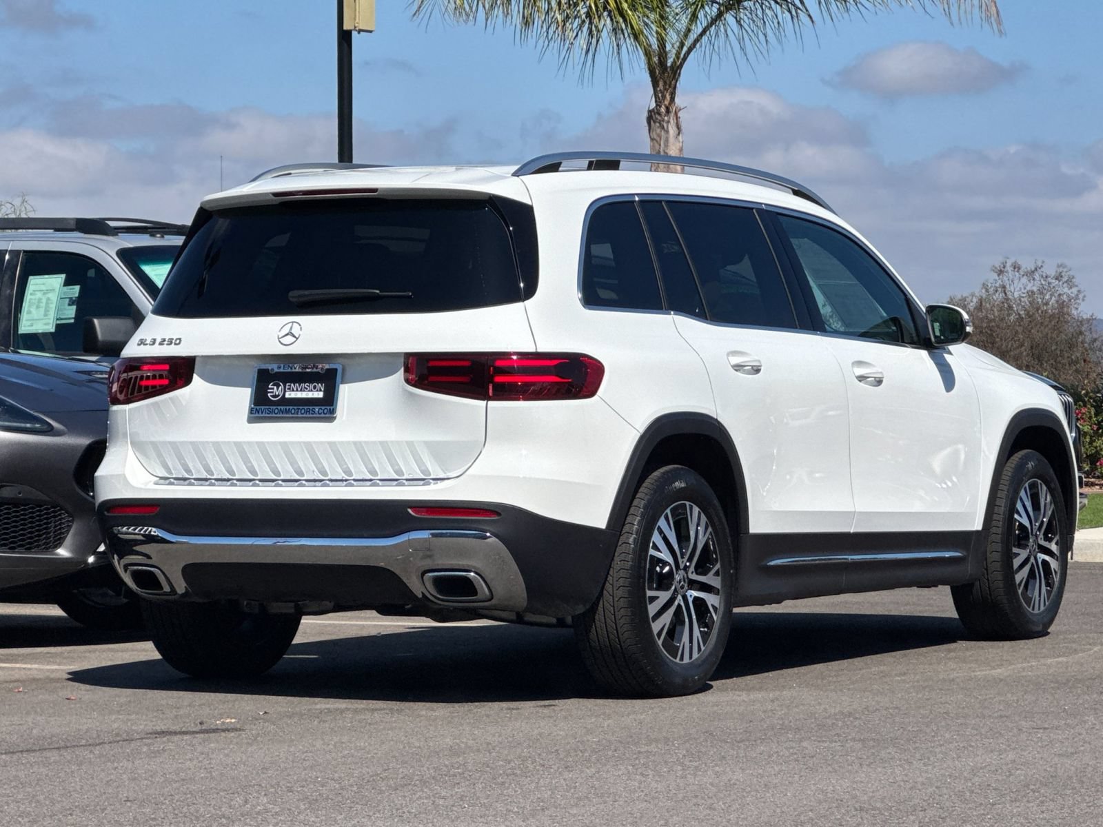 Used 2026 Mercedes-Benz GLB 250 image 3