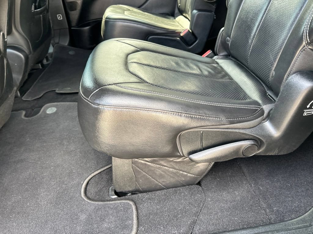 Used 2018 Chrysler Pacifica Touring-L Plus w/ S Appearance Package FWD image 20