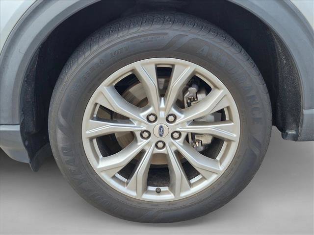 Used 2021 Ford Explorer XLT w/ Equipment Group 202A AWD/4WD image 15