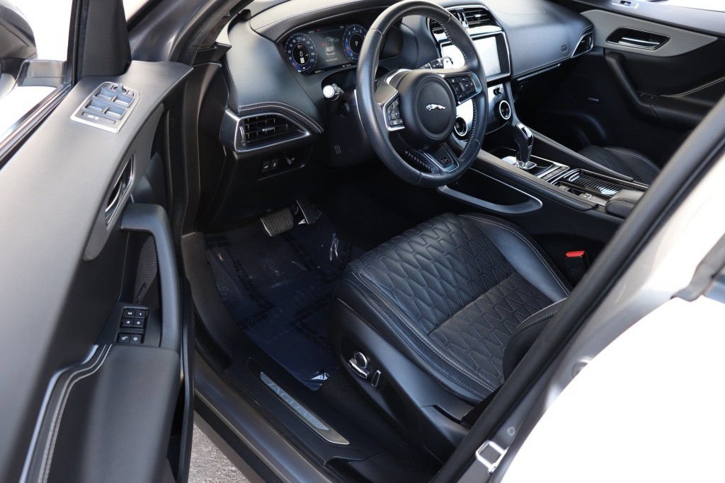 Used 2020 Jaguar F-PACE SVR AWD/4WD image 15