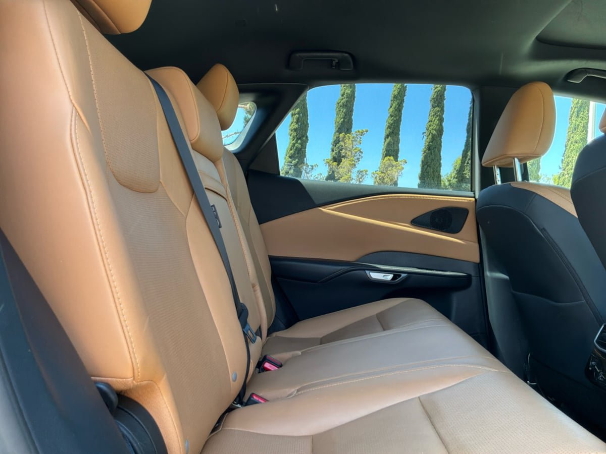 Used 2023 Lexus RX 350 Premium Plus w/ Cold Area Package FWD image 21