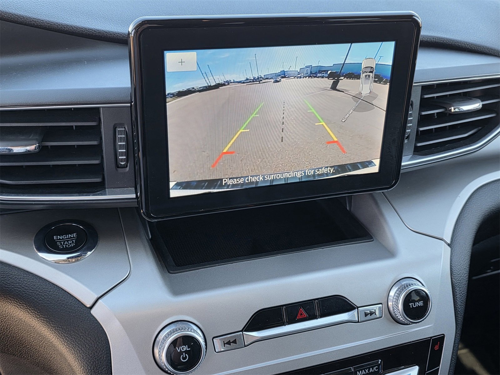 Used 2022 Ford Explorer XLT w/ Equipment Group 202A image 14