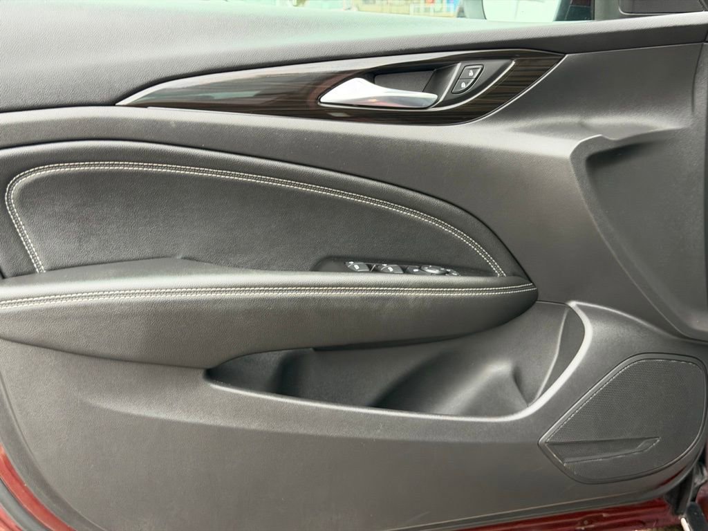 Used 2018 Buick Regal Essence image 21