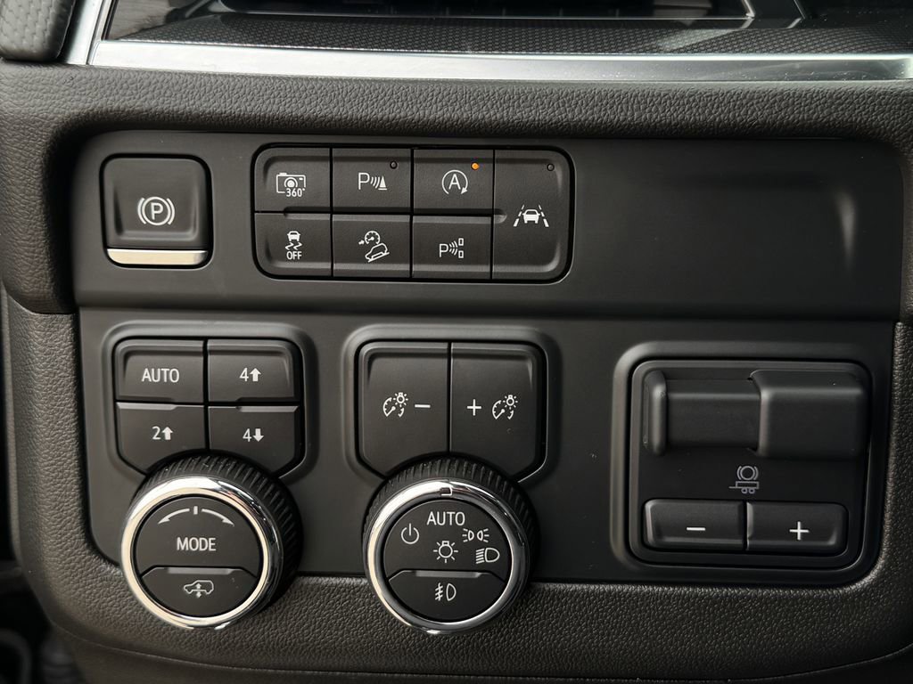 Used 2025 Chevrolet Tahoe RST image 22