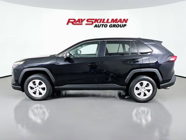 Used 2024 Toyota RAV4 LE image 4