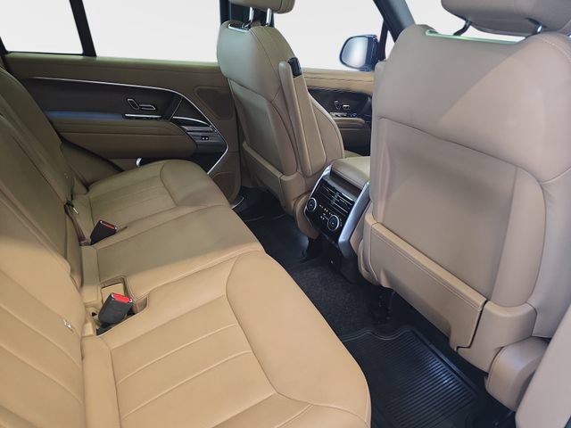 Certified 2025 Land Rover Range Rover SE AWD/4WD image 13