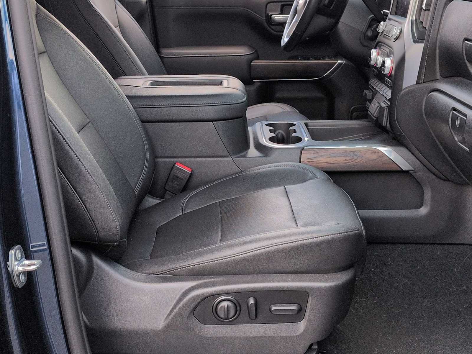 Used 2021 GMC Sierra 1500 SLT w/ SLT Premium Plus Package AWD/4WD image 22