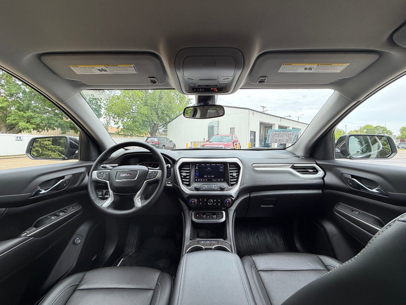 Used 2023 GMC Acadia SLT FWD image 29