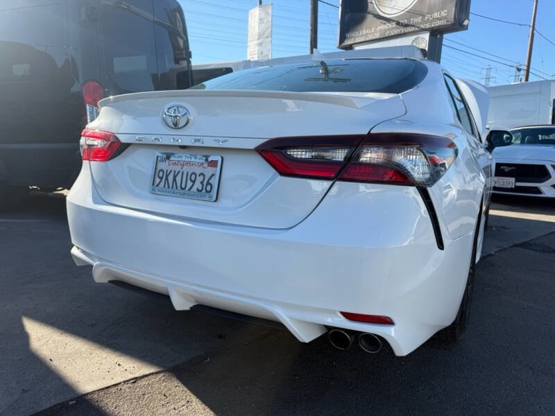 Used 2024 Toyota Camry SE image 6
