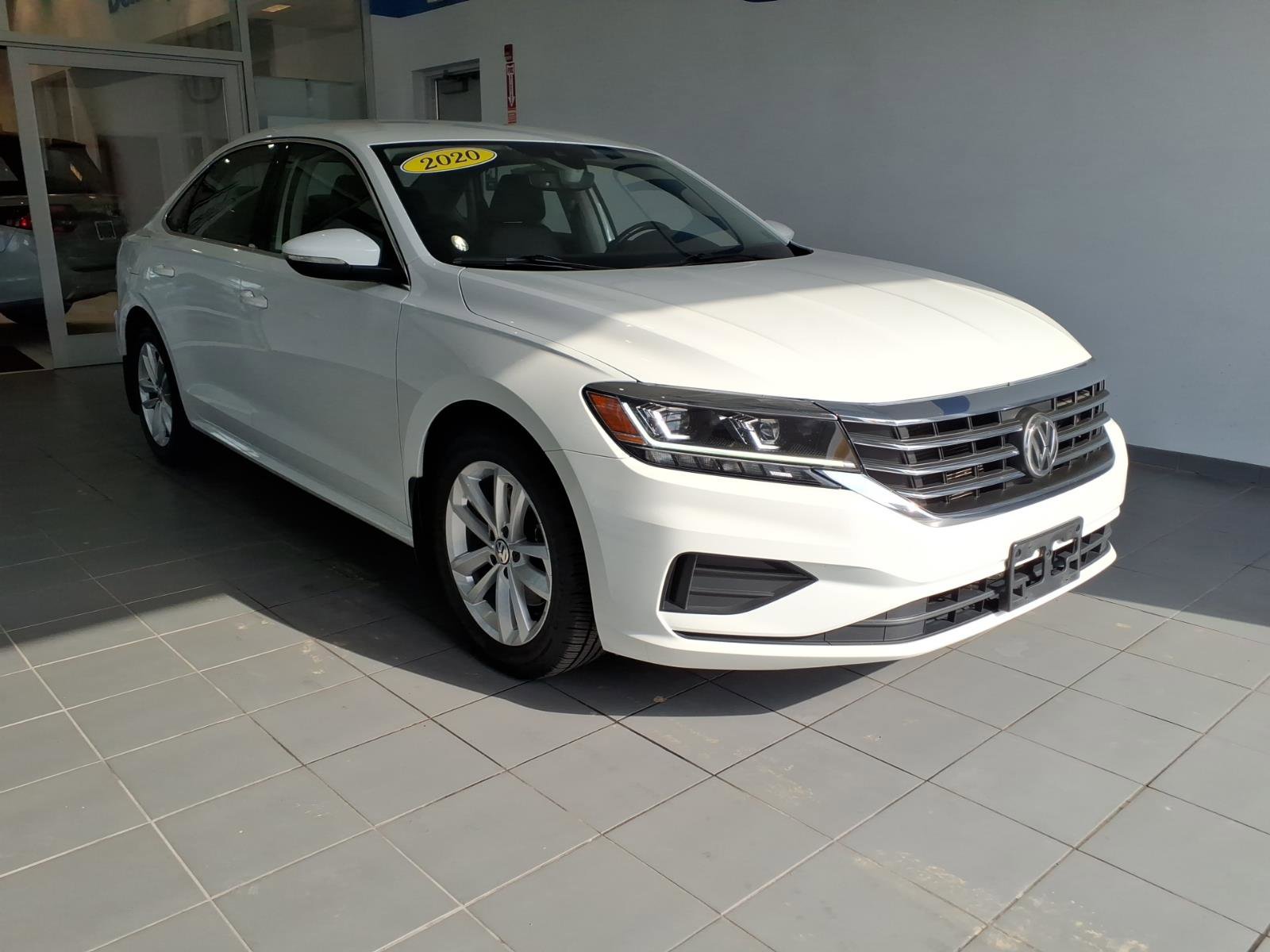 Used 2020 Volkswagen Passat 2.0T SE image 1