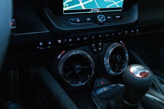 Used 2018 Chevrolet Camaro ZL1 image 27