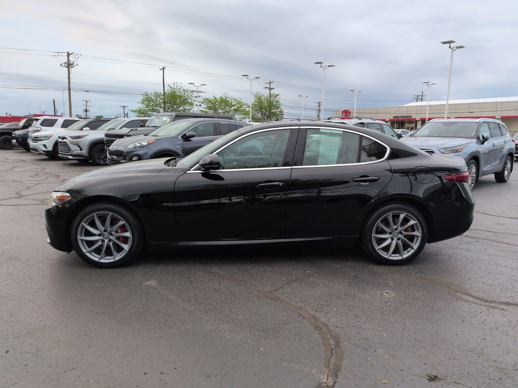 Used 2019 Alfa Romeo Giulia AWD image 2