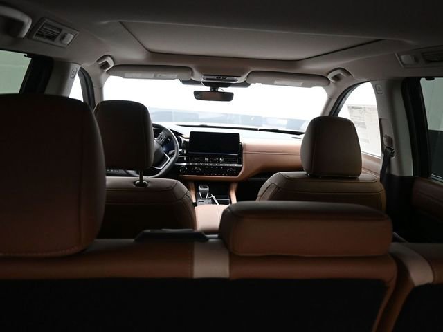 New 2026 Nissan Pathfinder Platinum image 13