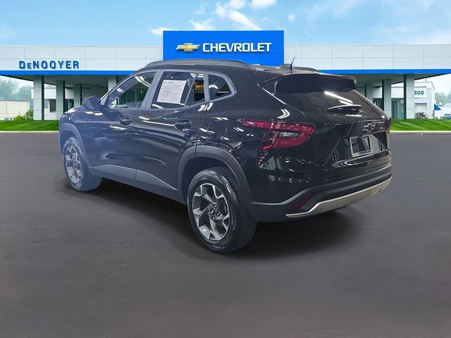 Used 2024 Chevrolet Trax LT w/ Driver Confidence Package image 11