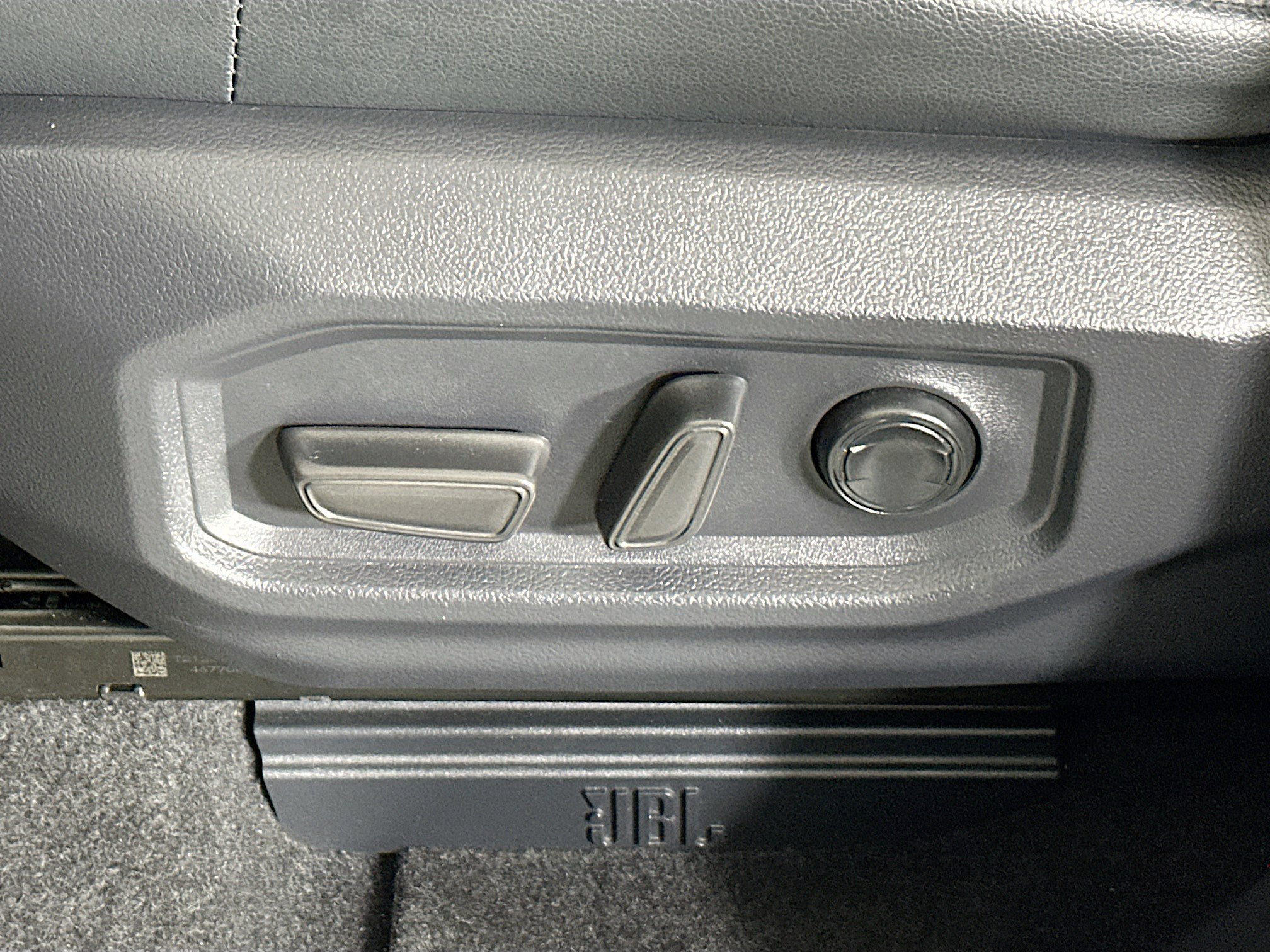 Used 2022 Toyota Tundra Limited image 12