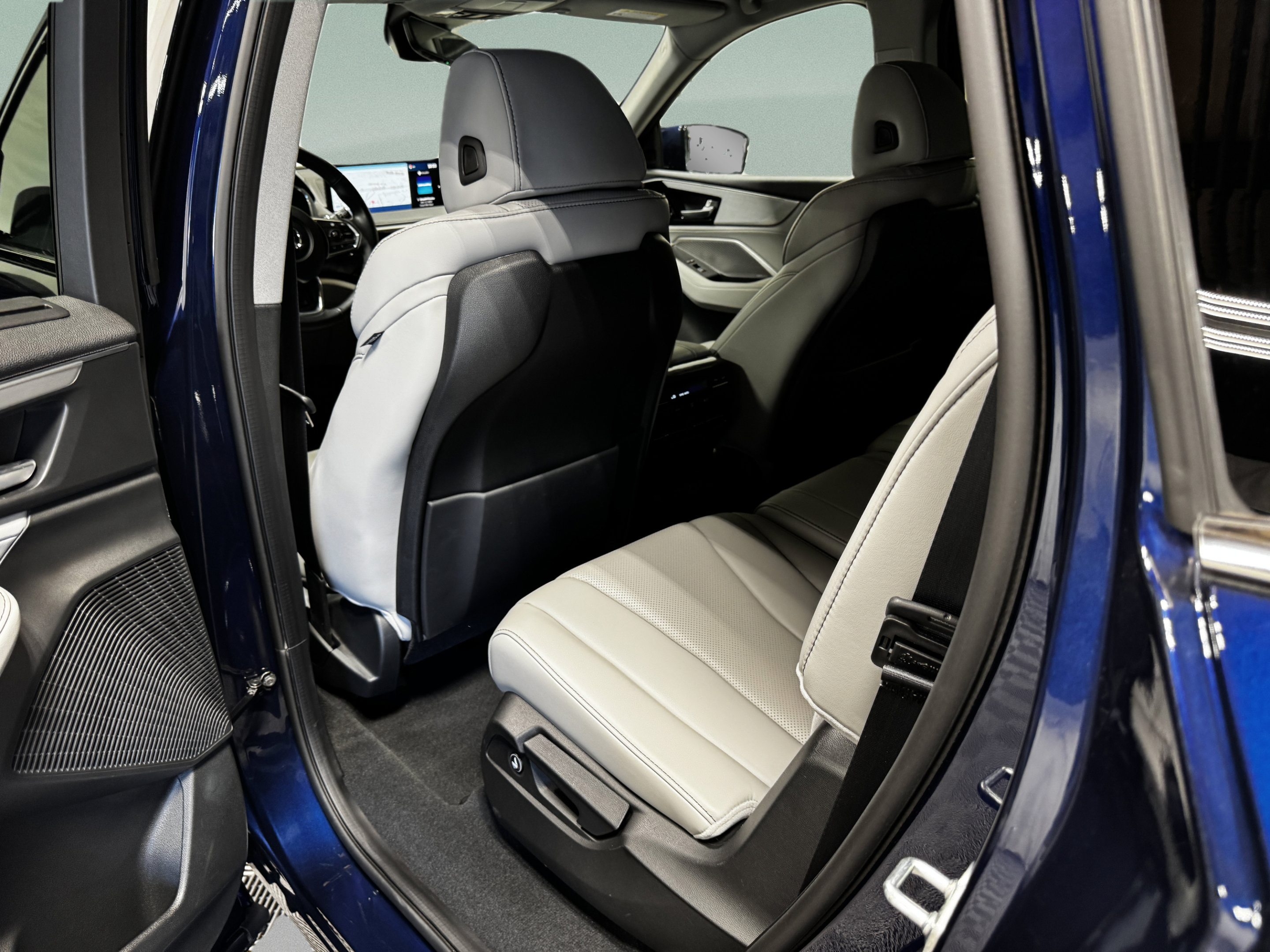 Used 2023 Acura MDX w/ Technology Package FWD image 10