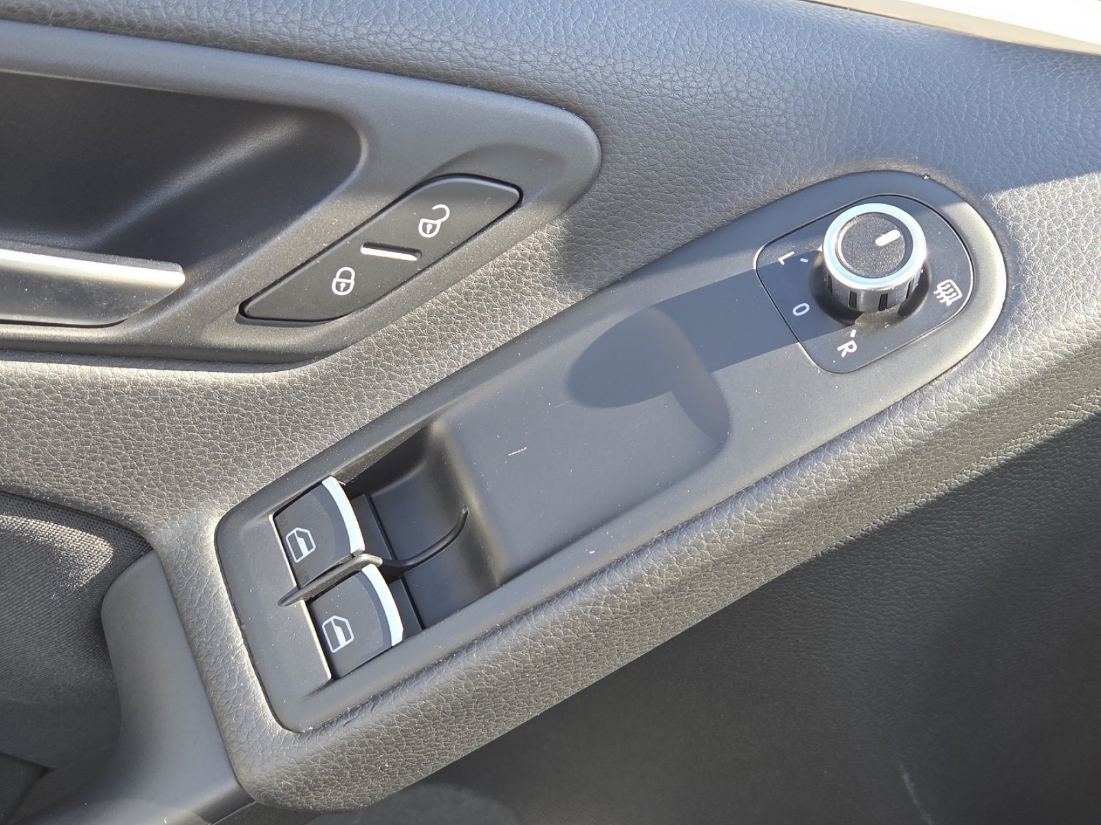 Used 2011 Volkswagen GTI 2-Door FWD image 23