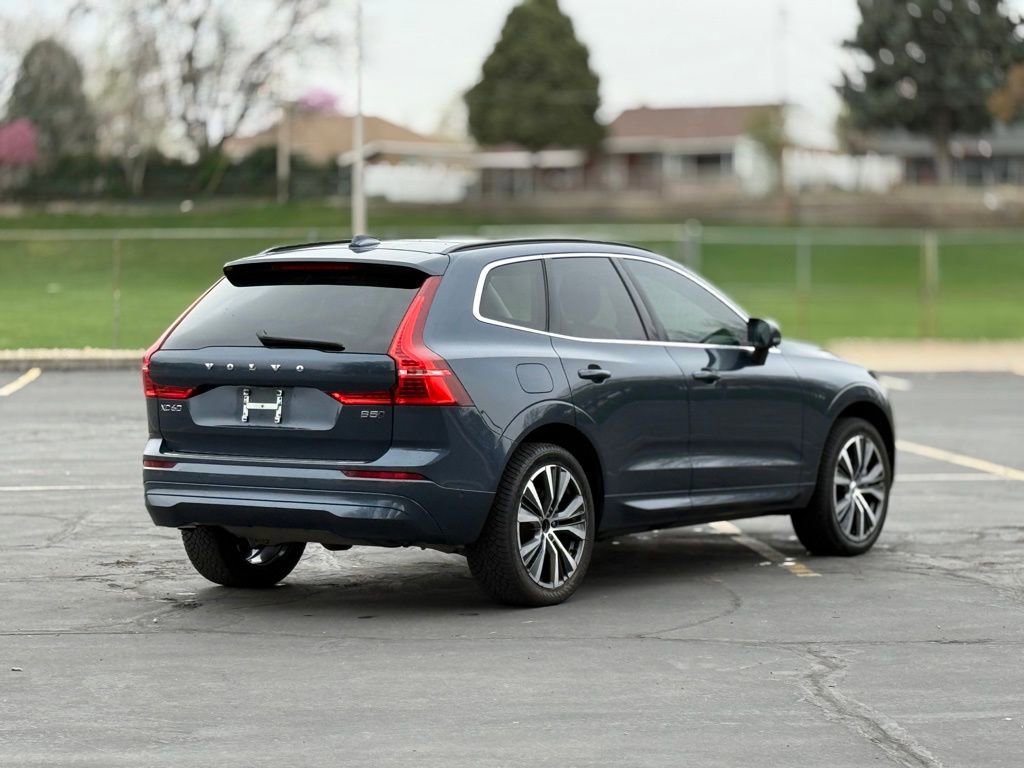 Used 2022 Volvo XC60 B5 Momentum w/ Advanced Package image 5
