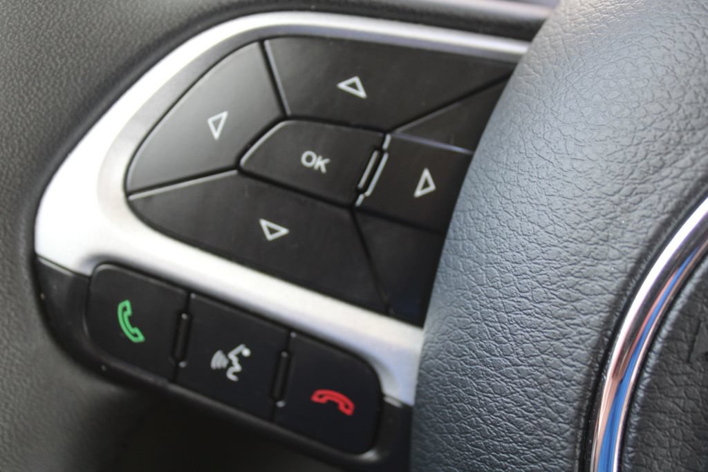 Used 2021 Jeep Renegade Latitude FWD image 26