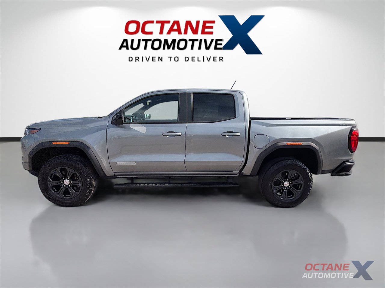 Used 2023 GMC Canyon Elevation w/ Elevation Premium Package AWD/4WD image 4
