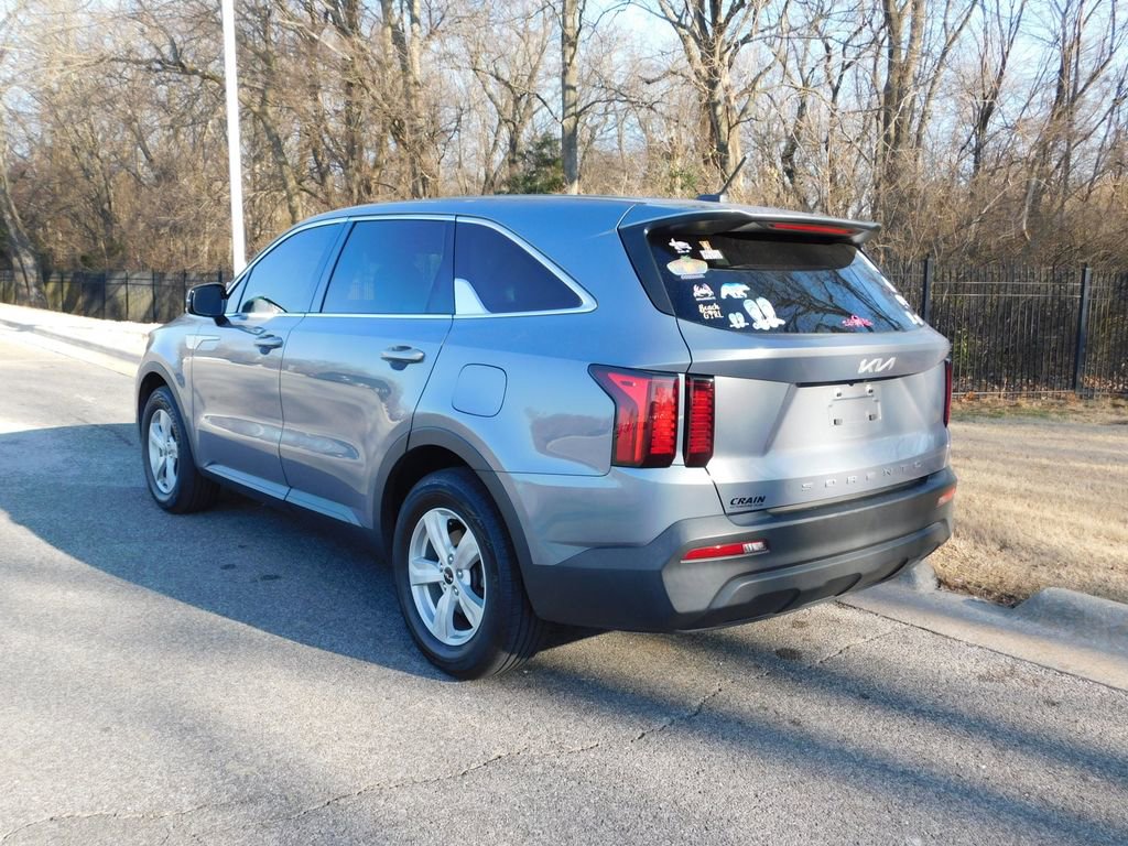 Used 2022 Kia Sorento LX image 3