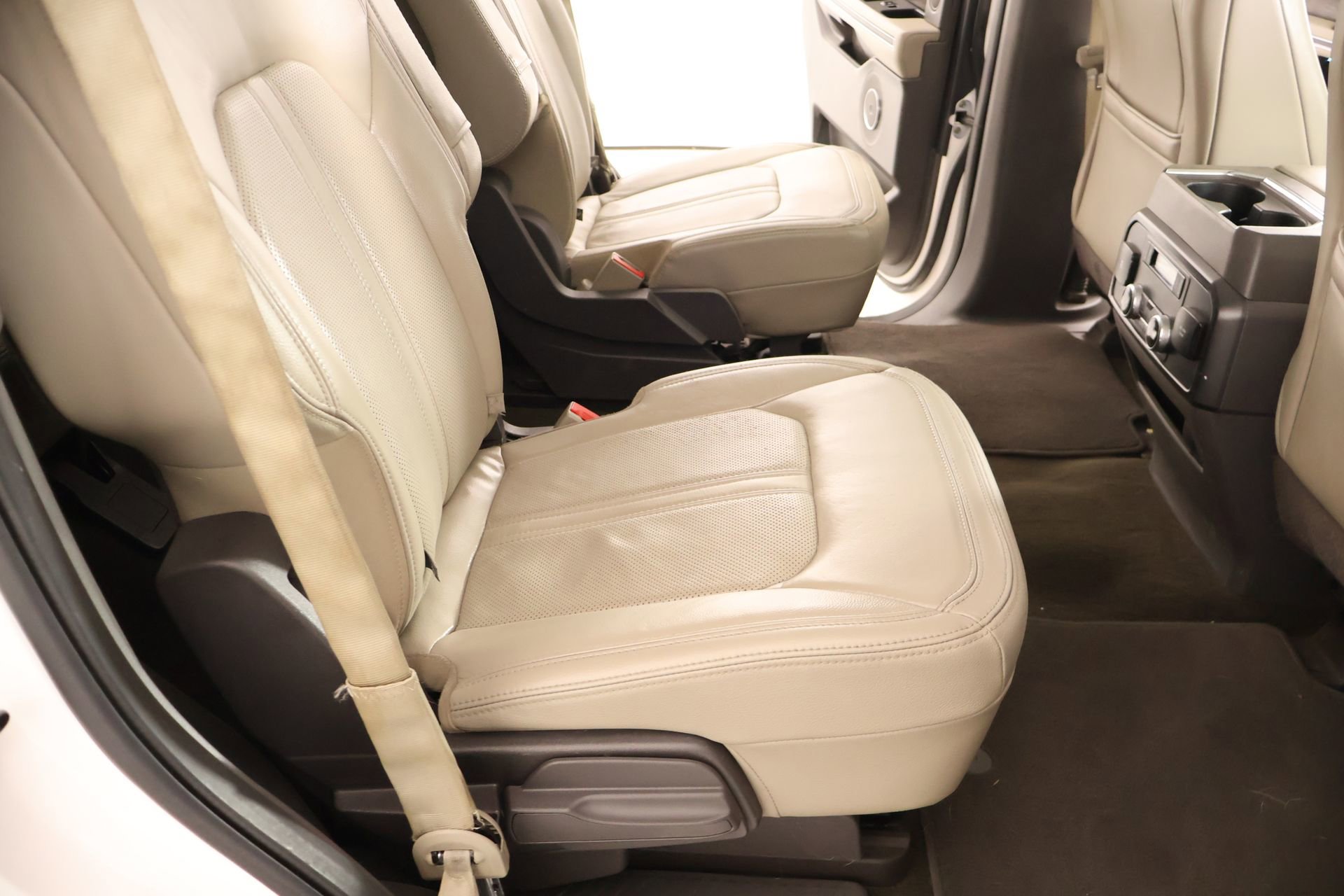 Used 2019 Ford Expedition Limited w/ Equipment Group 302A image 16