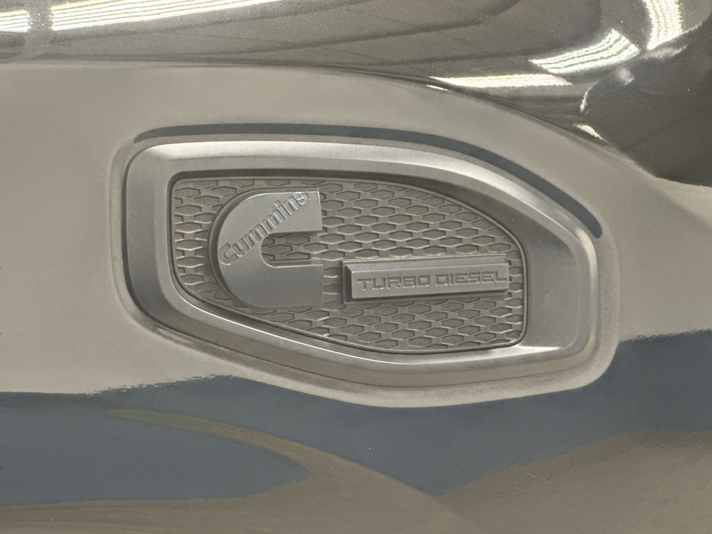 Used 2018 Nissan Titan SV w/ SV Convenience Package AWD/4WD image 36