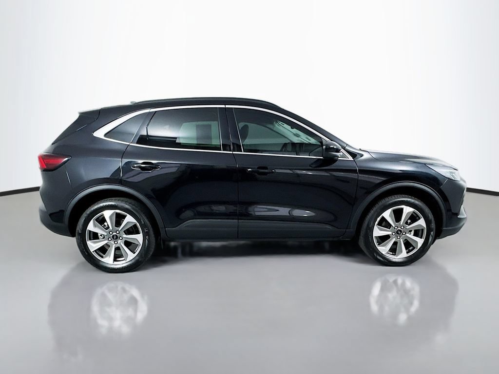 Used 2025 Ford Escape Platinum AWD/4WD image 5