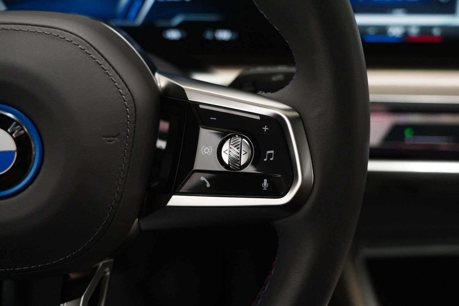 Used 2025 BMW i7 M70 w/ Executive Package image 19