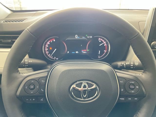 Used 2025 Toyota RAV4 XLE w/ Convenience Package image 21