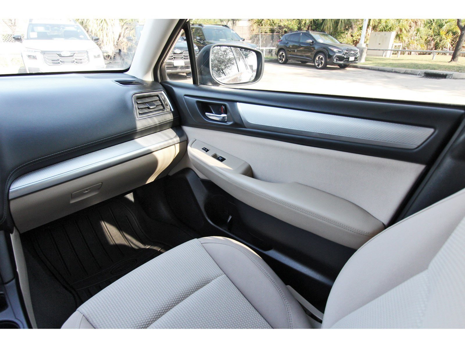 Used 2019 Subaru Outback 2.5i Premium AWD/4WD image 11